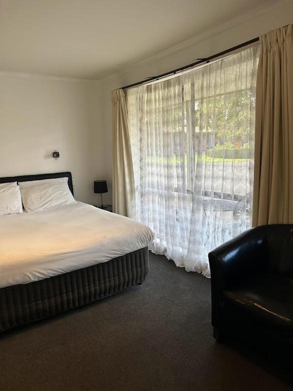 Best Western Colonial Village Motel Warrnambool Room photo