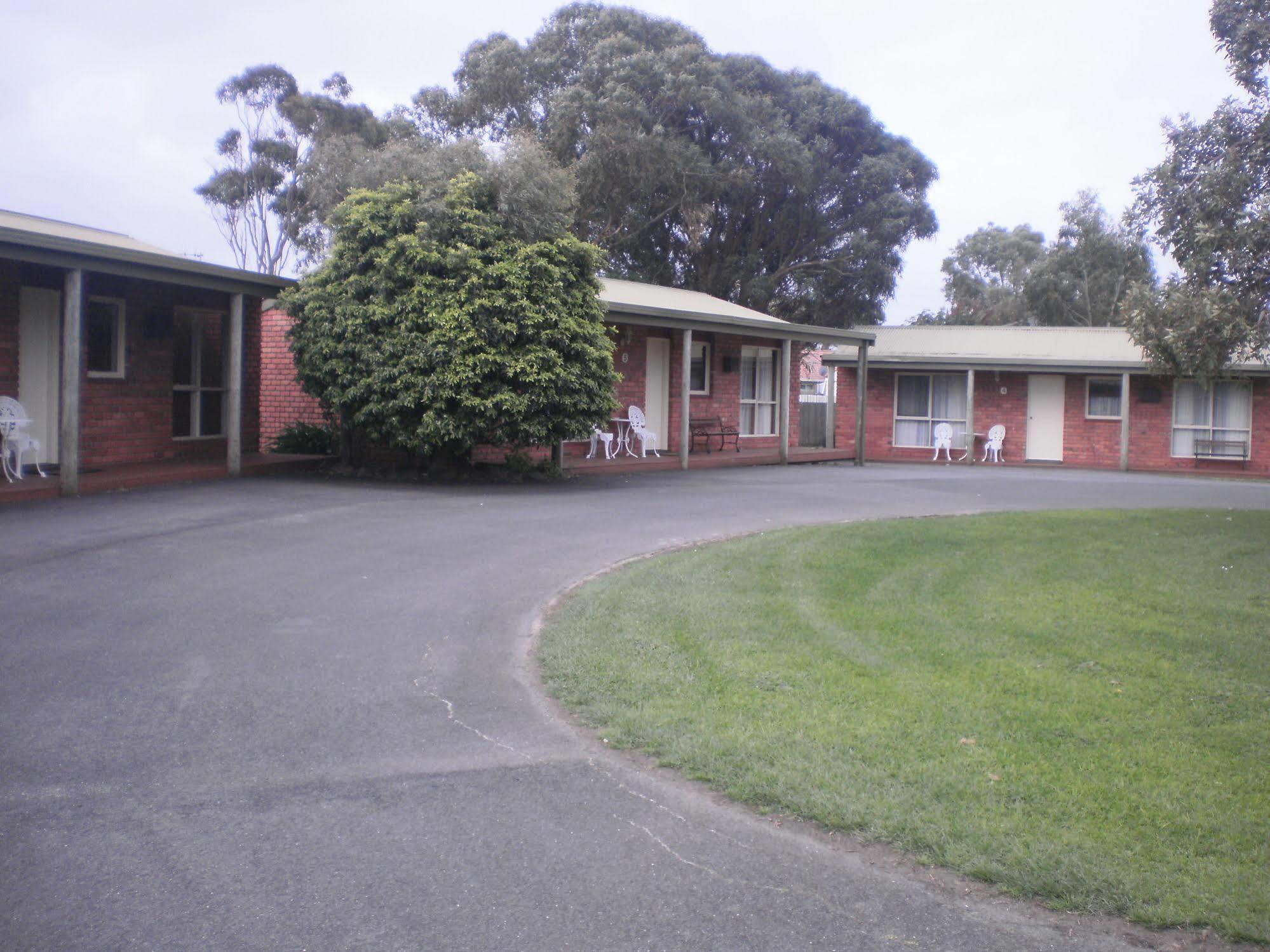 Best Western Colonial Village Motel Warrnambool Exterior photo